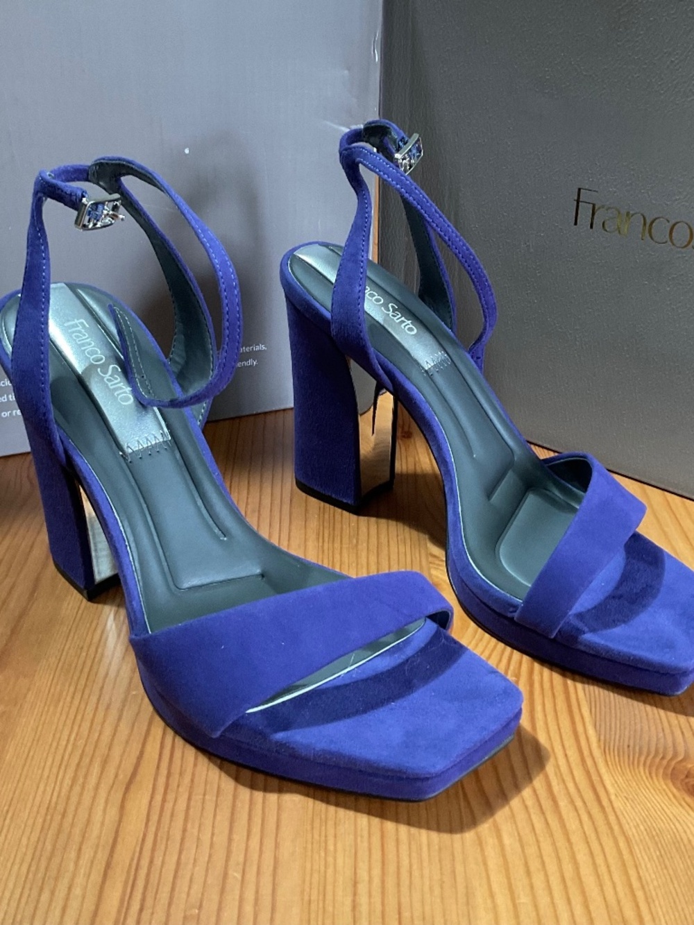 Platform sandals, size 6, purple suede, Franco Sarto
